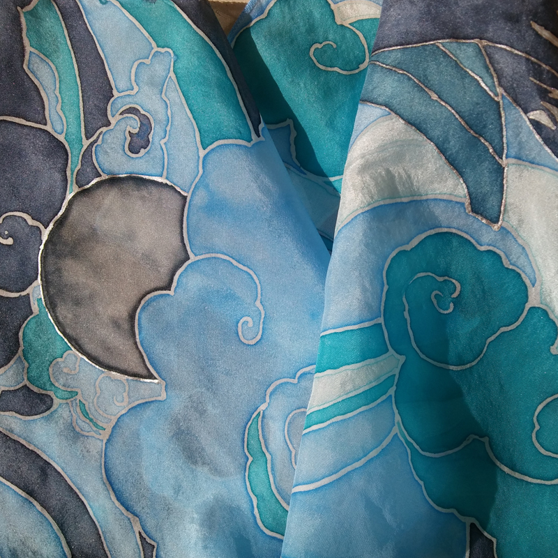 Ręcznie malowany jedwab habotai; apaszka "Siewca chmur"