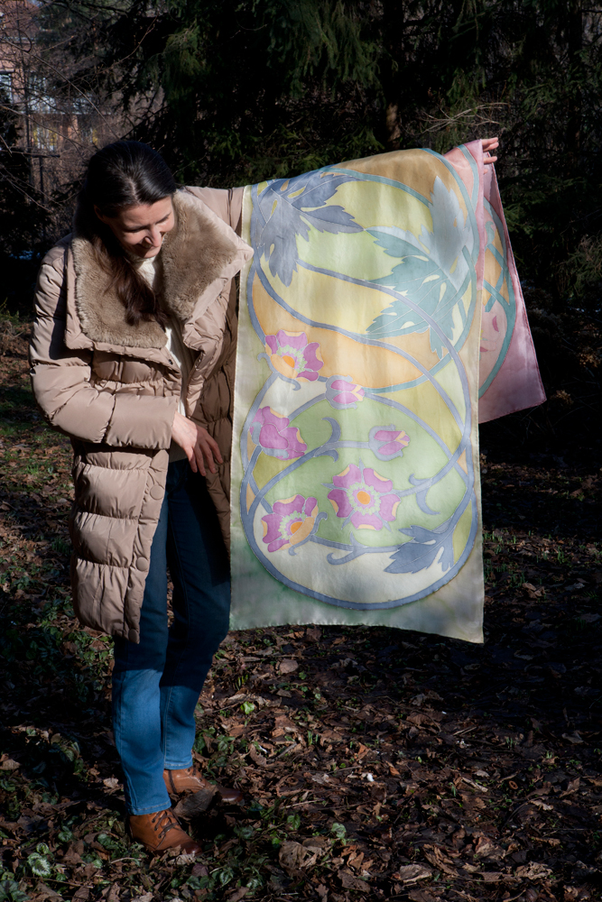 Ręcznie malowany szal jedwabny "Anemon Kwiat Wiatrów"