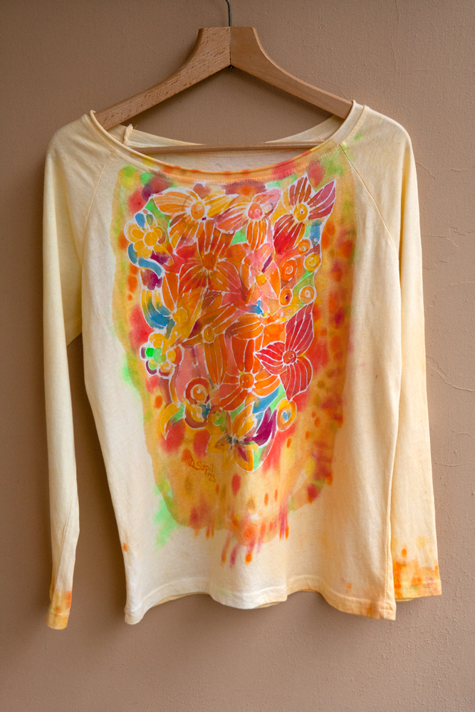 Ręcznie malowana bawełniana bluzka - Kwiaty